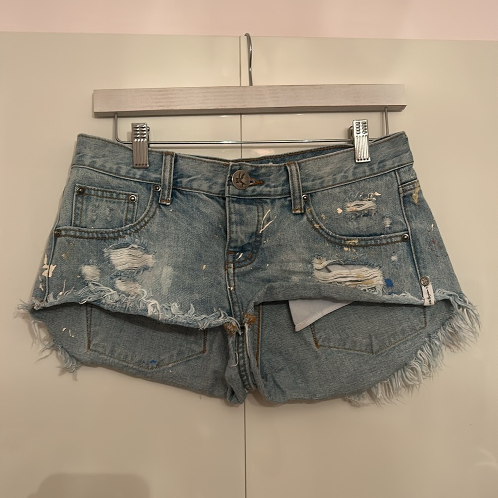 One Teaspoon x Free People ARTISTE BONITAS LOW WAIST Splatter Paint DENIM SHORT